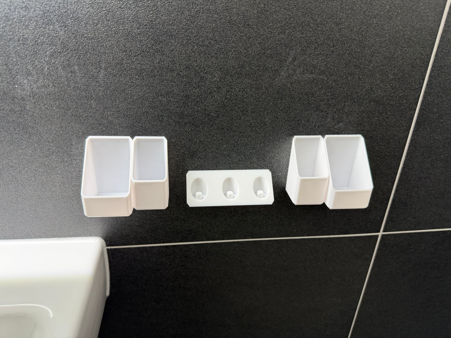 BrushDock Family Set S – Family set for 3 people (no drilling required) 