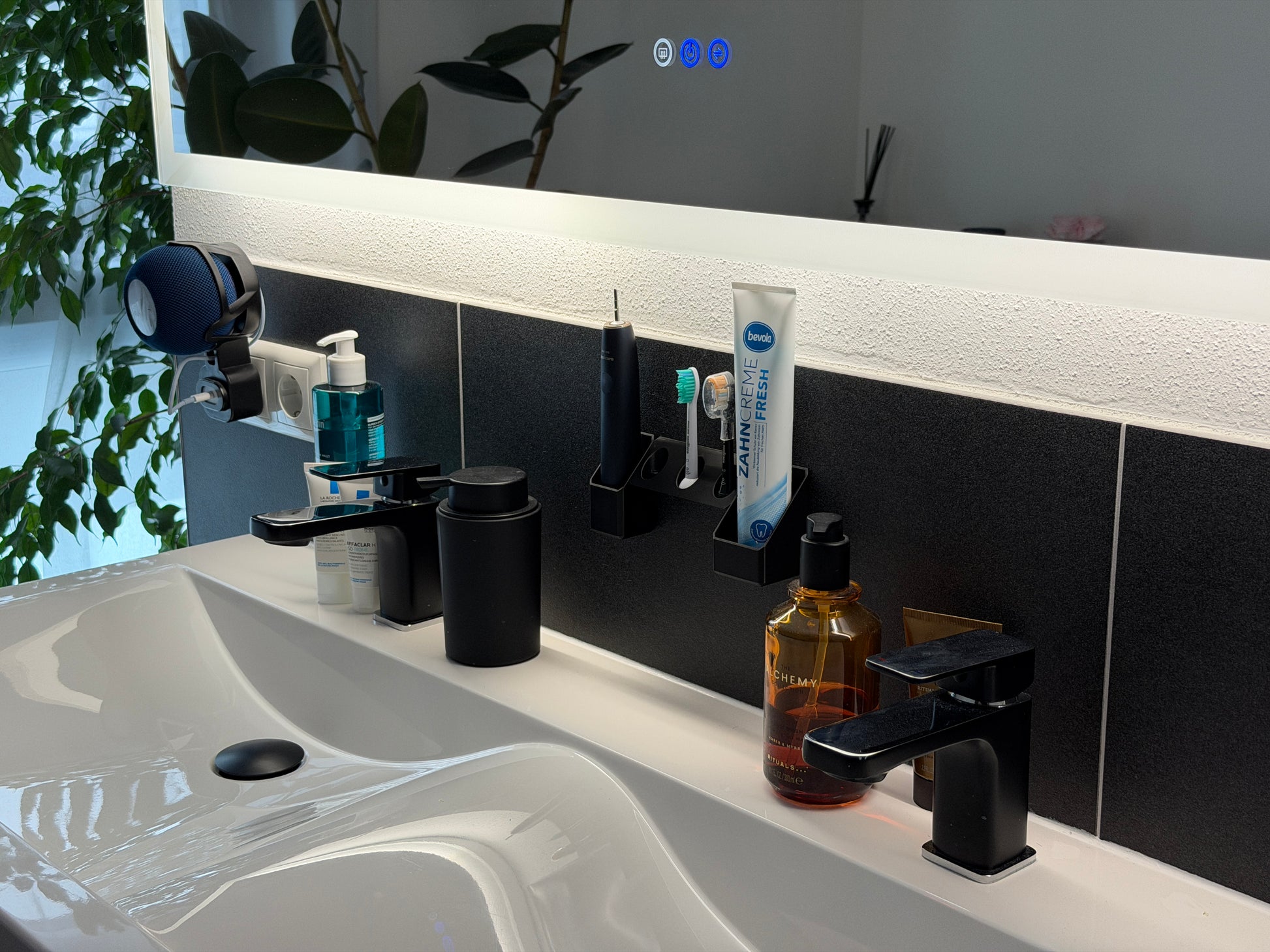 Zahnbürstenhalter mit Handstück und Zahnpastahalter für Oral-B iO und Philips Sonicare in schwarz